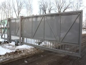 Откатные ворота на сваях